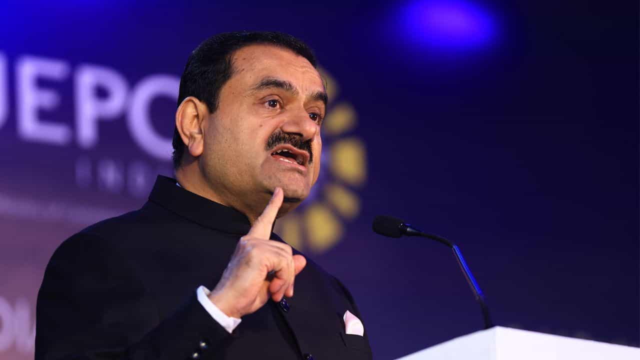 Gautam Adani: 'বউ পালিয়ে যাবে...', সাবধান করলেন গৌতম আদানি, হঠাৎ এ কথা কেন? Gautam Adani: 'বউ পালিয়ে যাবে...', সাবধান করলেন গৌতম আদানি, হঠাৎ এ কথা কেন?