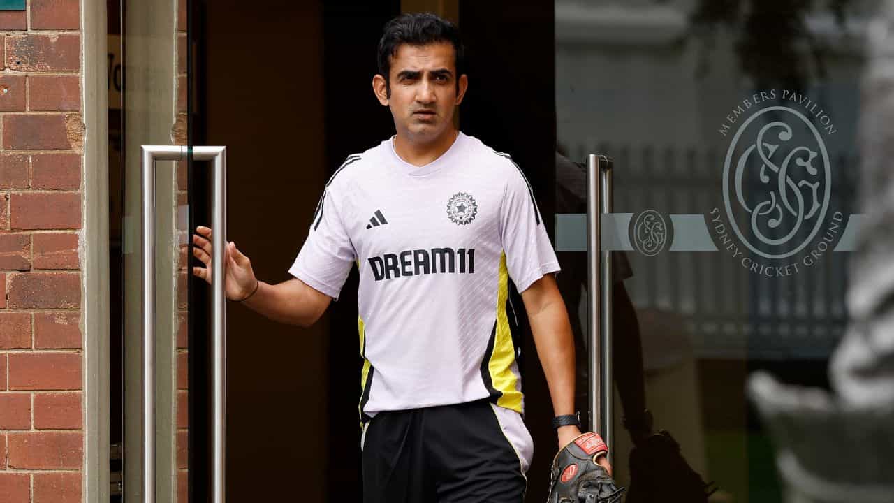 Gautam Gambhir: ড্রেসিংরুমে সৎ মানুষ ছাড়া... নিয়ম ভাঙছেন কোনও প্লেয়ার? সততার প্রশ্ন তুলে দিলেন গম্ভীর Gautam Gambhir: ড্রেসিংরুমে সৎ মানুষ ছাড়া... নিয়ম ভাঙছেন কোনও প্লেয়ার? সততার প্রশ্ন তুলে দিলেন গম্ভীর