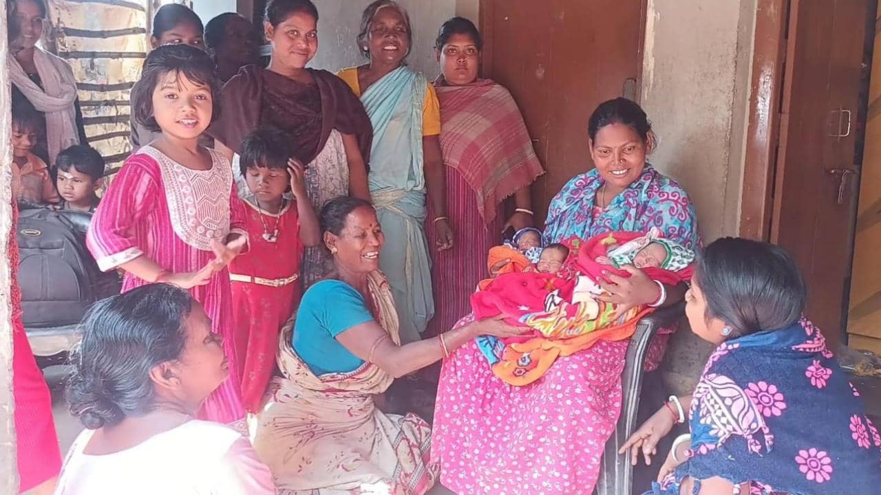 Hooghly: দিদারও জমজ, মায়েরও! এবার স্বপ্না ভাঙলেন পারিবারিক রেকর্ড, কোল আলো করে এল ৩ সন্তান