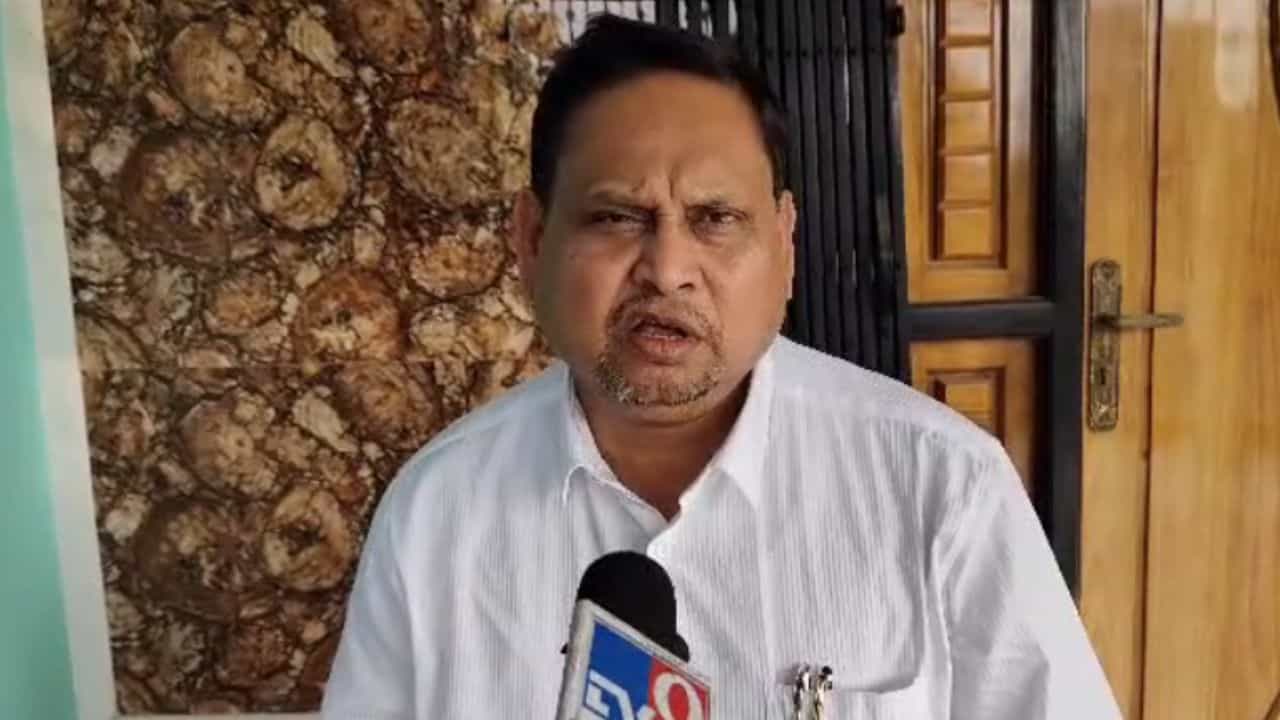 Humayun Kabir: '...পদত্যাগ করুন', দলেরই বিধায়কের ক্ষোভের মুখে এবার রাজ্যের মন্ত্রী Humayun Kabir: '...পদত্যাগ করুন', দলেরই বিধায়কের ক্ষোভের মুখে এবার রাজ্যের মন্ত্রী