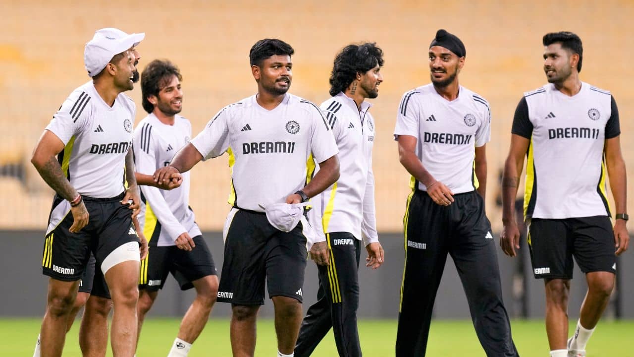 IND vs ENG Toss: টস হার শাপে বর সূর্যর! ভারতের একাদশে তিন পরিবর্তন