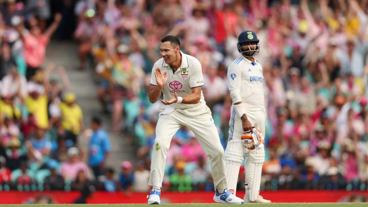 IND vs AUS Day 2 Report: দ্বিতীয় দিন ১৫ উইকেট, রুদ্ধশ্বাস সমাপ্তির পথে সিডনি টেস্ট! IND vs AUS Day 2 Report: দ্বিতীয় দিন ১৫ উইকেট, রুদ্ধশ্বাস সমাপ্তির পথে সিডনি টেস্ট!
