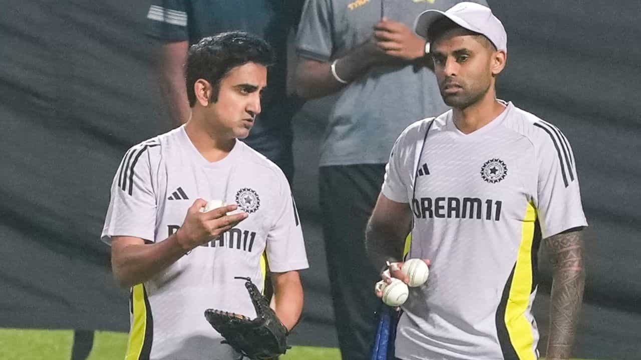 টি-টোয়েন্টিতে ভারতীয় দলের কোচ হিসেবে এখনও অবধি দুটো সিরিজেই জয়। ভারতের হেড কোচ হিসেবে প্রথম অ্যাসাইনমেন্টে শ্রীলঙ্কায় জয় দিয়েই শুরু করেছিলেন গৌতম গম্ভীর।