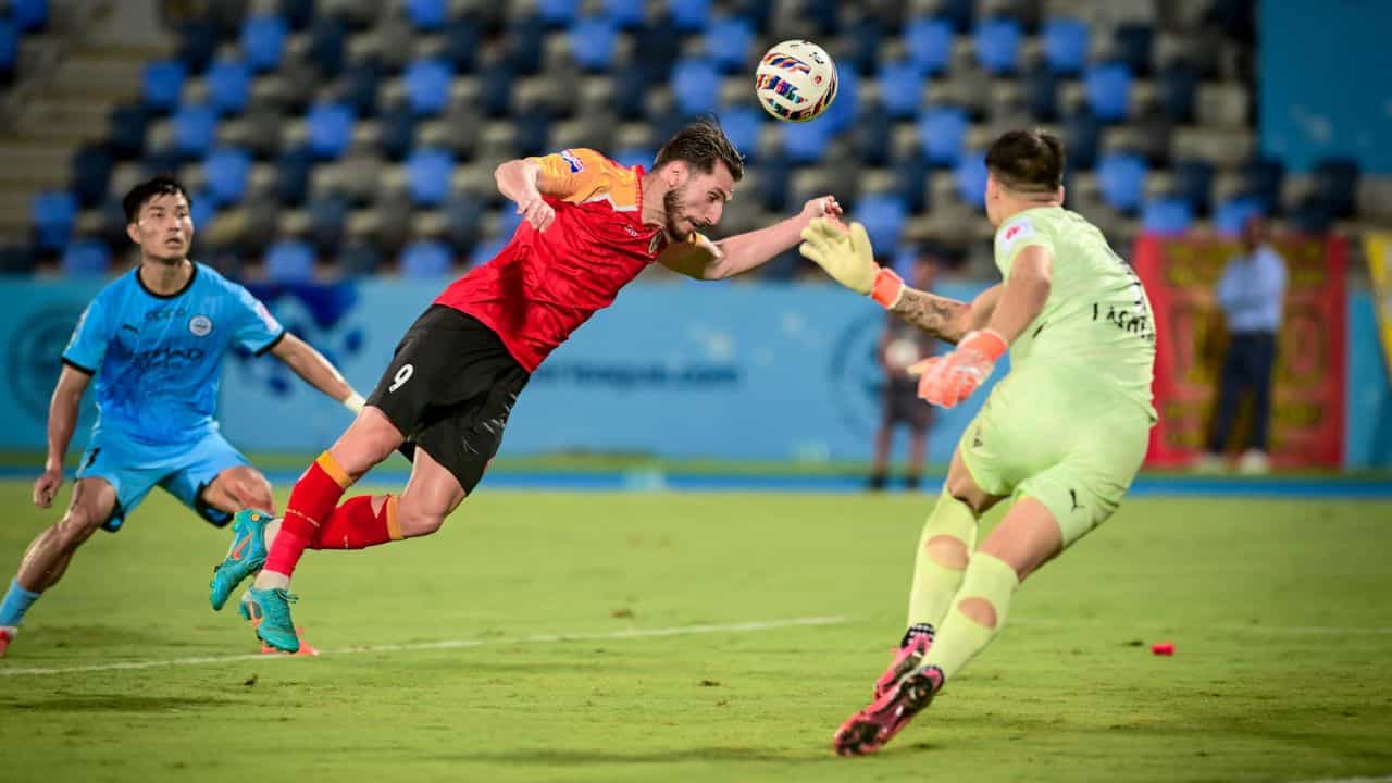ISL, East Bengal: মুম্বইয়ে 'অপরাজিত' ইস্টবেঙ্গল, ভাঙা দল নিয়েও এক পয়েন্ট ISL, East Bengal: মুম্বইয়ে 'অপরাজিত' ইস্টবেঙ্গল, ভাঙা দল নিয়েও এক পয়েন্ট