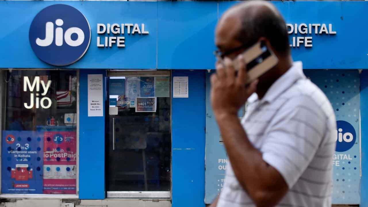 সস্তায় রিচার্জের গেম বদলে দিচ্ছে JIO, ১৯৮ টাকাতেই এত কিছু সুবিধা...ধারেকাছে নেই Airtel-VI সস্তায় রিচার্জের গেম বদলে দিচ্ছে JIO, ১৯৮ টাকাতেই এত কিছু সুবিধা...ধারেকাছে নেই Airtel-VI