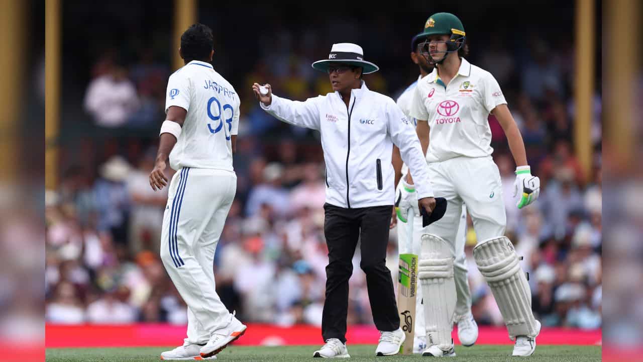 Jasprit Bumrah vs Sam Konstas: বুমরার সঙ্গে পাঙ্গা! স্যাম কন্টাসকে সতর্কবার্তা দিয়ে রাখলেন মার্ক Jasprit Bumrah vs Sam Konstas: বুমরার সঙ্গে পাঙ্গা! স্যাম কন্টাসকে সতর্কবার্তা দিয়ে রাখলেন মার্ক