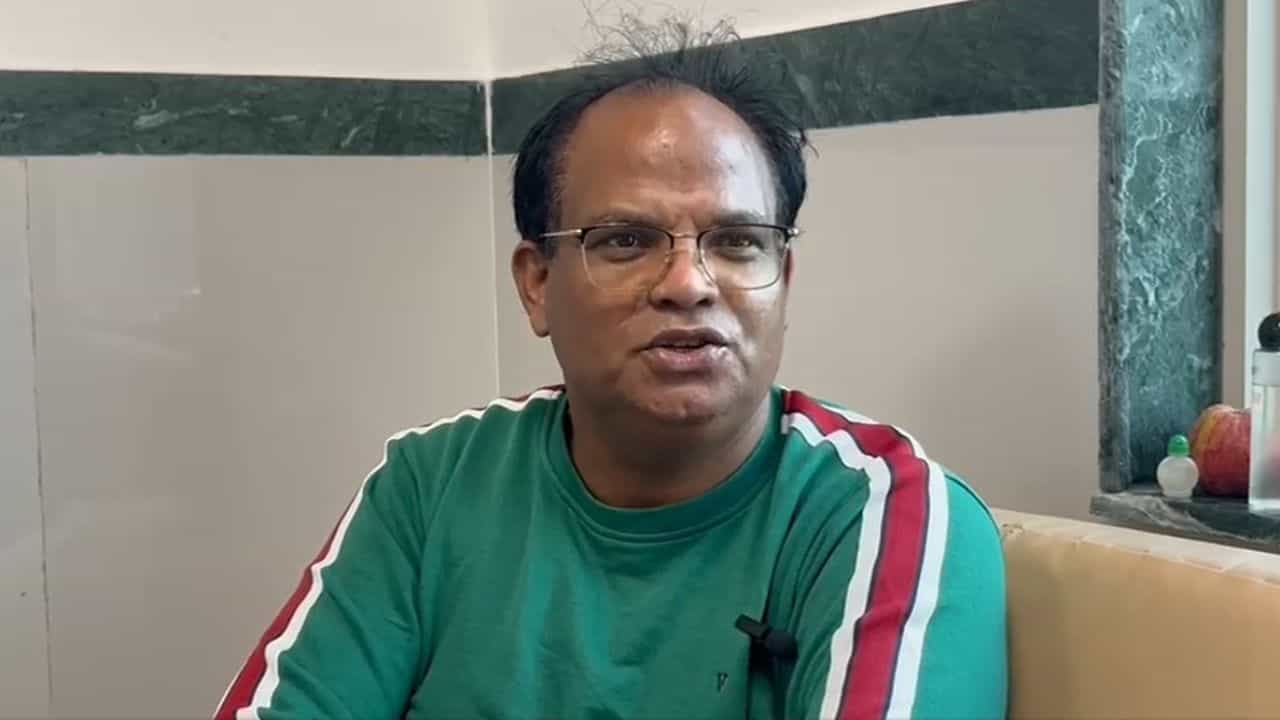 John Barla: সরকারি অনুষ্ঠানে মমতার সঙ্গে থাকবেন জন বার্লা, তৃণমূলে যোগ দেবেন প্রাক্তন বিজেপি সাংসদ? John Barla: সরকারি অনুষ্ঠানে মমতার সঙ্গে থাকবেন জন বার্লা, তৃণমূলে যোগ দেবেন প্রাক্তন বিজেপি সাংসদ?