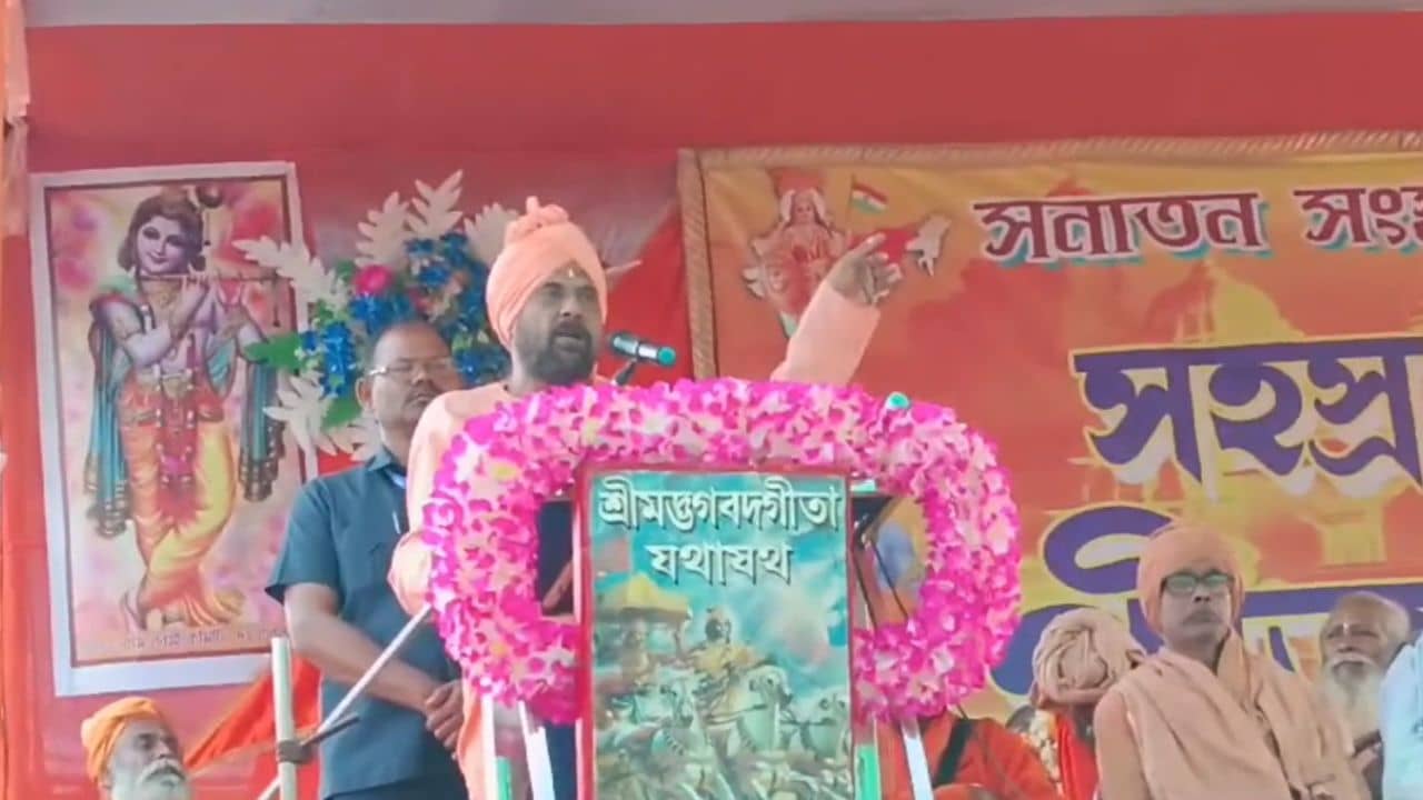 Kartik Maharaj: বাংলায় ঘাসফুল, পদ্মফুল ফুটত না, যদি... কেন বললেন কার্তিক মহারাজ?