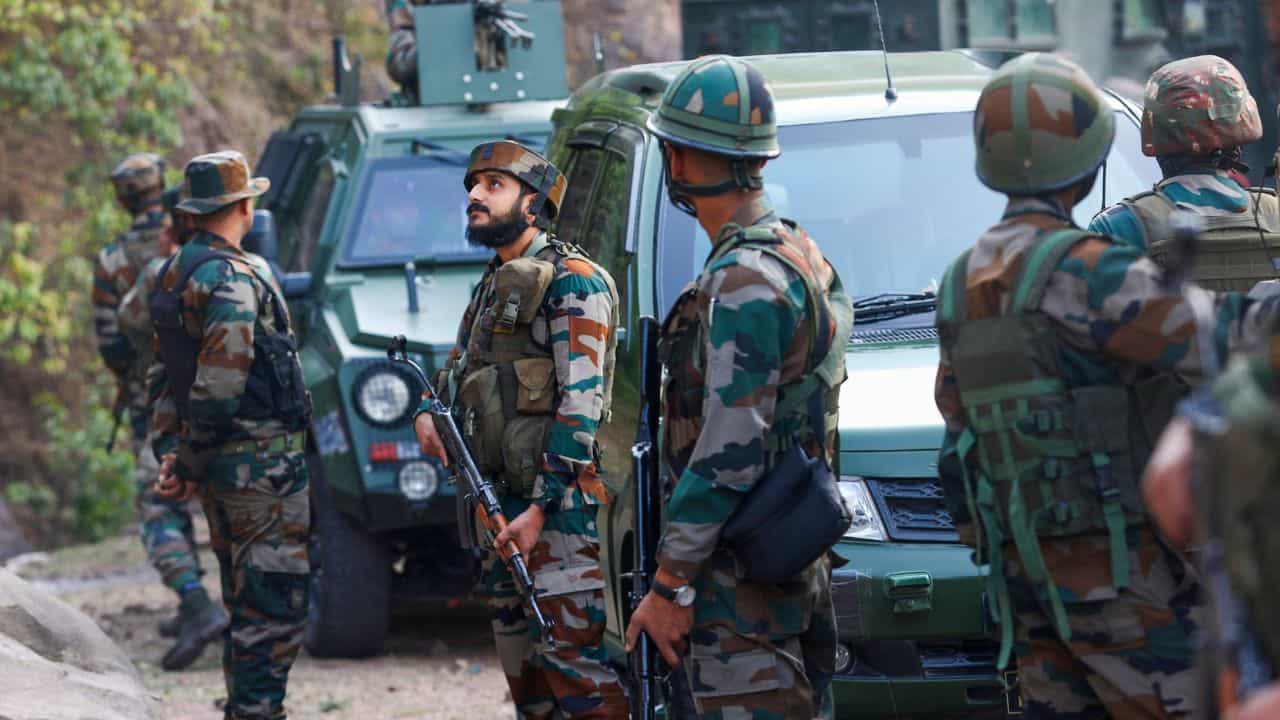 Terrorist: জম্মু-কাশ্মীর সীমান্তে নিকেশ জঙ্গিদের ৬০ শতাংশই পাকিস্তানি, বড় তথ্য তুলে ধরলেন সেনাপ্রধান Terrorist: জম্মু-কাশ্মীর সীমান্তে নিকেশ জঙ্গিদের ৬০ শতাংশই পাকিস্তানি, বড় তথ্য তুলে ধরলেন সেনাপ্রধান