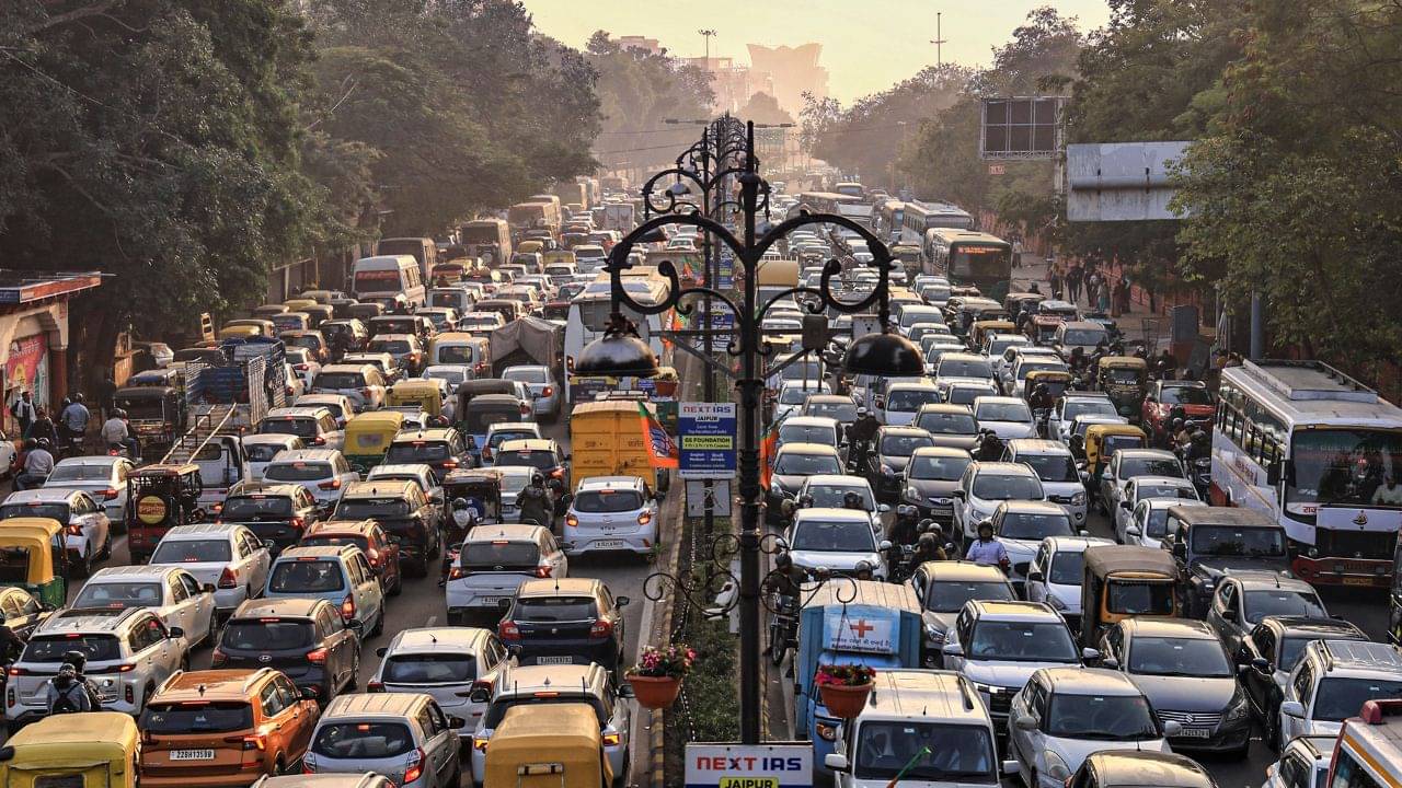 TomTom Traffic Index 2024: যানজটে দুর্ভোগ, অফিস যেতে দেরি! বিশ্বের ধীরতম শহরের তালিকায় দ্বিতীয় কলকাতা