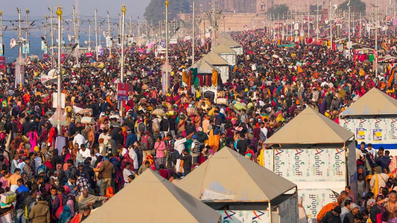 Maha Kumbh Mela: মহাকাশ থেকেও দেখা মিলল মহাকুম্ভের! ছবি প্রকাশ করে মুগ্ধ নভোশ্চর
