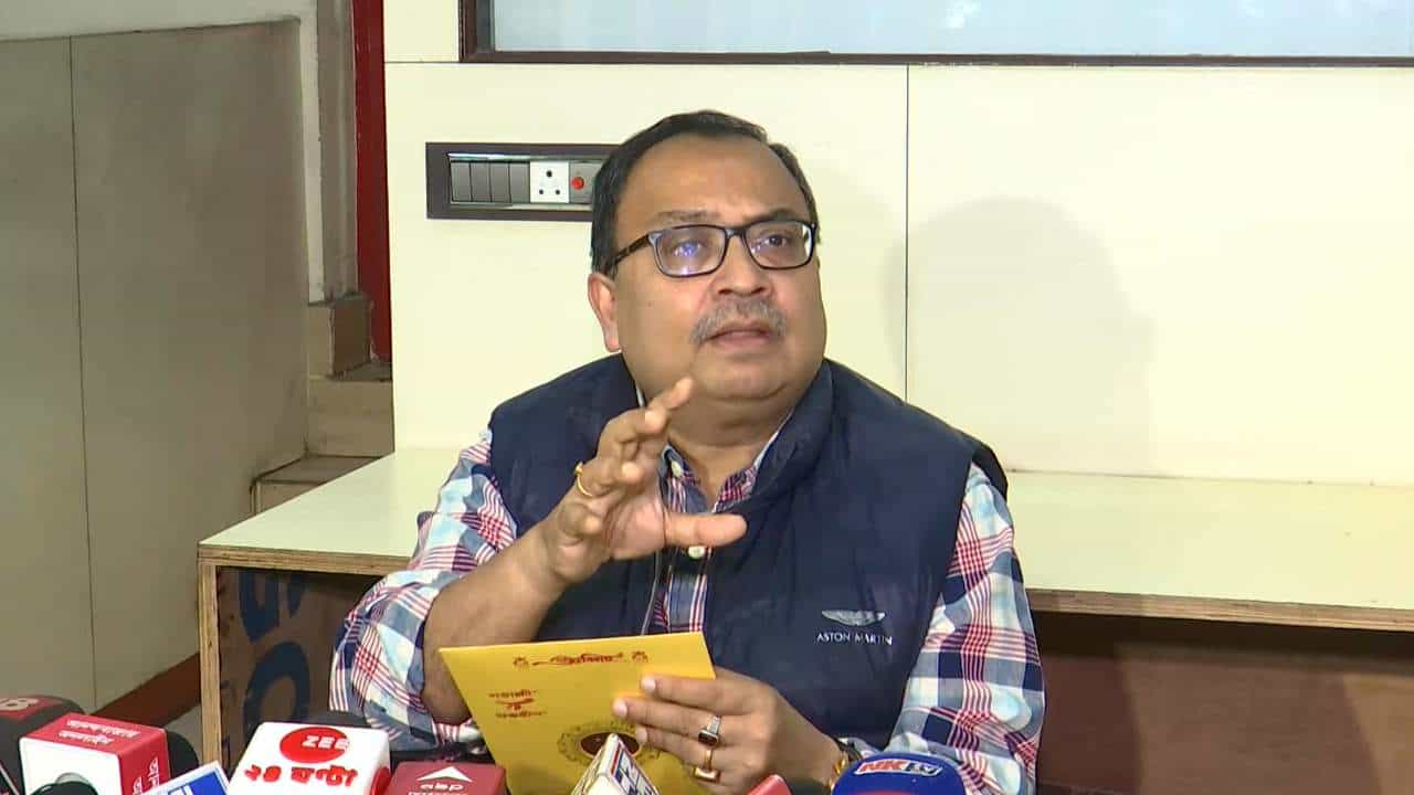 Kunal Ghosh: ‘আসল ঘটনা ধামাচাপা দিতেই এখন স্যালাইন অস্ত্র’, ‘বিপ্লবী’ ডাক্তারদের মুখোশ খুলতে গিয়ে বিস্ফোরক কুণাল Kunal Ghosh: ‘আসল ঘটনা ধামাচাপা দিতেই এখন স্যালাইন অস্ত্র’, ‘বিপ্লবী’ ডাক্তারদের মুখোশ খুলতে গিয়ে বিস্ফোরক কুণাল