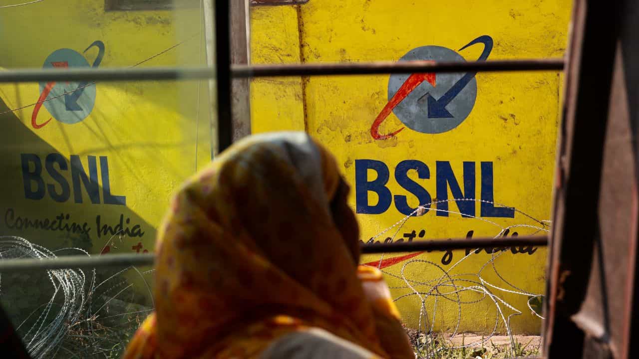 BSNL: মাত্র ১০৭ টাকার রিচার্জেই করুন ফোন, ২০০ টাকার নীচে একগুচ্ছ প্ল্যান BSNL: মাত্র ১০৭ টাকার রিচার্জেই করুন ফোন, ২০০ টাকার নীচে একগুচ্ছ প্ল্যান