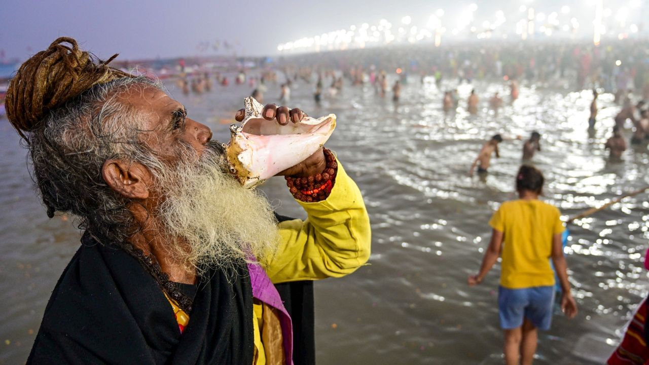 Mahakumbh: ১৪৪ বছর পর আজ বিশেষ যোগ, প্রয়াগরাজের পাশাপাশি পূণ্যস্নানের ভিড় গঙ্গাসাগর, বাবুঘাট, কেন্দুলিতেও