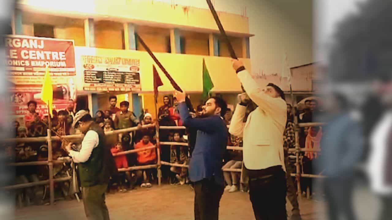 স্কুলের সামনে চারটি বন্দুক হাতে 'উল্লাস'! ভয়ঙ্কর ছবি মানিকচকে, আগ্নেয়াস্ত্র কি এতই সস্তা! স্কুলের সামনে চারটি বন্দুক হাতে 'উল্লাস'! ভয়ঙ্কর ছবি মানিকচকে, আগ্নেয়াস্ত্র কি এতই সস্তা!