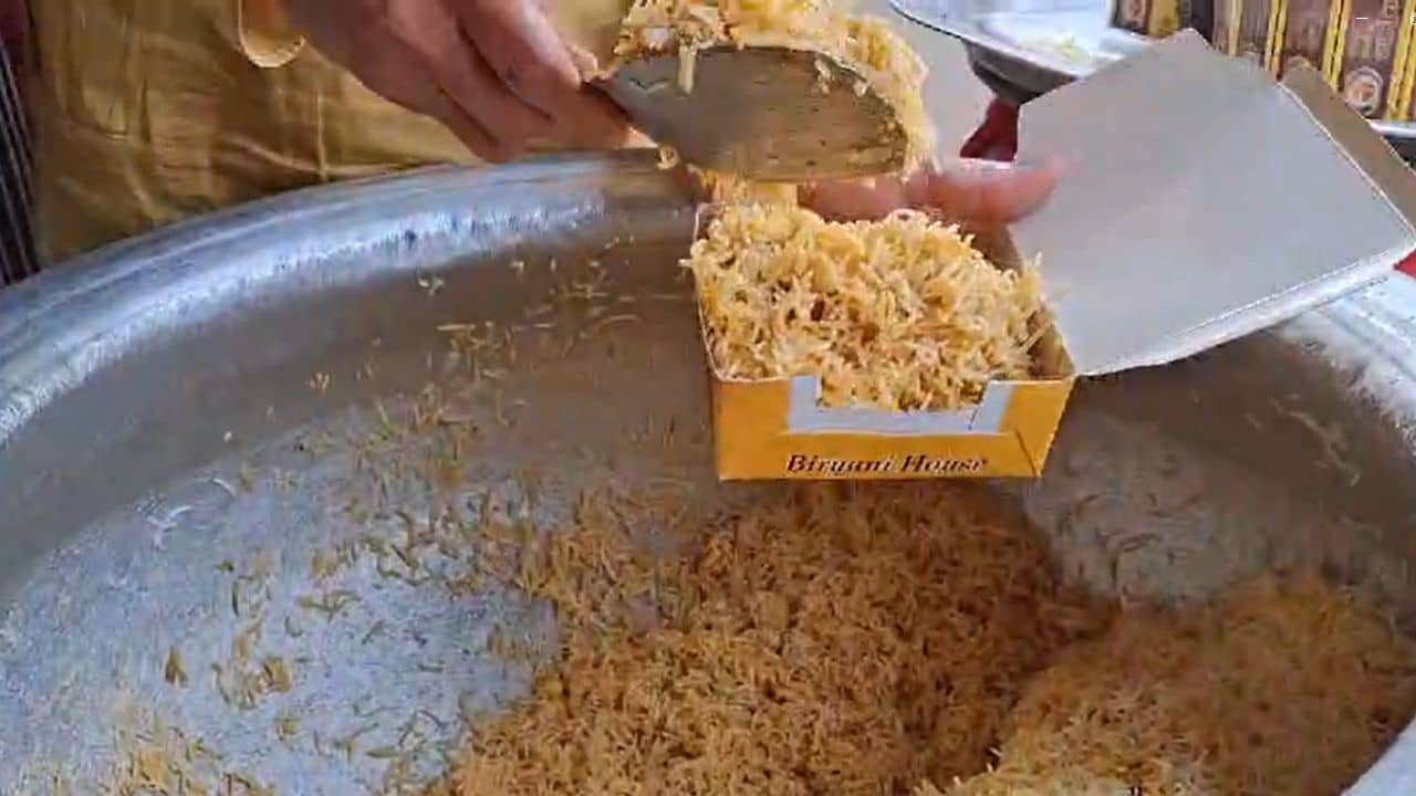 Hooghly: ৮০ টাকা করে বিরিয়ানি বিক্রির কথা ছিল, আইআরসিটিসি থেকে OTP এসেছিল ফোনে, পিছনে যে এত বড় ছক...