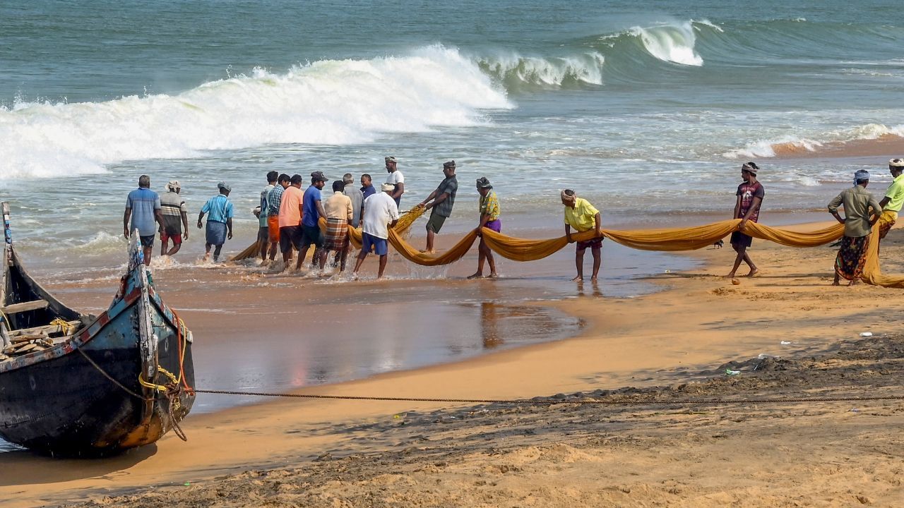 ভারত-বাংলাদেশ জল সীমানায় আজ হবে হস্তান্তর, নিজের দেশে ফিরবেন ৯০ জন