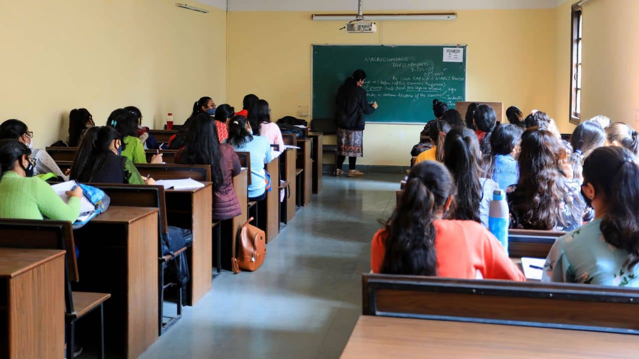 শুধু শিক্ষাবিদ নয়, কারা হবেন বিশ্ববিদ্যালয়ের উপাচার্য, কোন নীতির পথে কেন্দ্রীয় সরকার