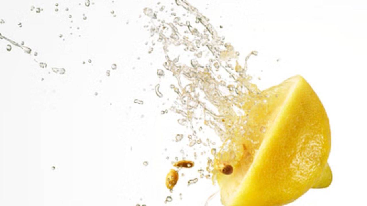 Lemon Effects: লেবুর সঙ্গে ভুলেও এই সব খাবার খাচ্ছেন না তো? হতে পারে বড় বিপদ