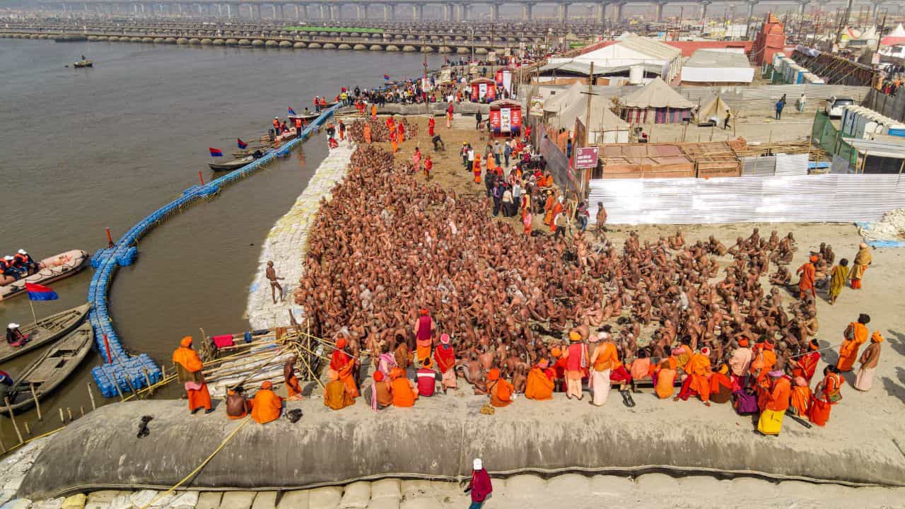 Maha Kumbh Mela 2025: শুধুই পুণ্য নয়! মহাকুম্ভ বাড়িয়ে দিতে পারে আপনার আয়ও, কীভাবে জানেন? Maha Kumbh Mela 2025: শুধুই পুণ্য নয়! মহাকুম্ভ বাড়িয়ে দিতে পারে আপনার আয়ও, কীভাবে জানেন?