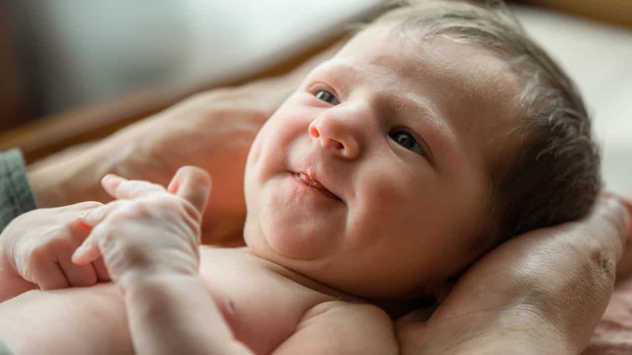 New Born Winter Care: শিশুর পেশি শক্তিশালী করতে চান? শীতে এই 'জাদু-তেল' দিলে মালিশ করলেই মুশকিল আসান! New Born Winter Care: শিশুর পেশি শক্তিশালী করতে চান? শীতে এই 'জাদু-তেল' দিলে মালিশ করলেই মুশকিল আসান!
