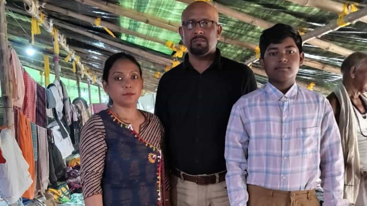 Mahakumbh: ‘বাঁচাও…’, বাবার হ্যাঁচকা টানে শেষ পর্যন্ত প্রাণে বাঁচল ১৩ বছরের ছেলেটা, মহাকুম্ভের মহাতঙ্ক পিছু ছাড়ছে না মোদক পরিবারের