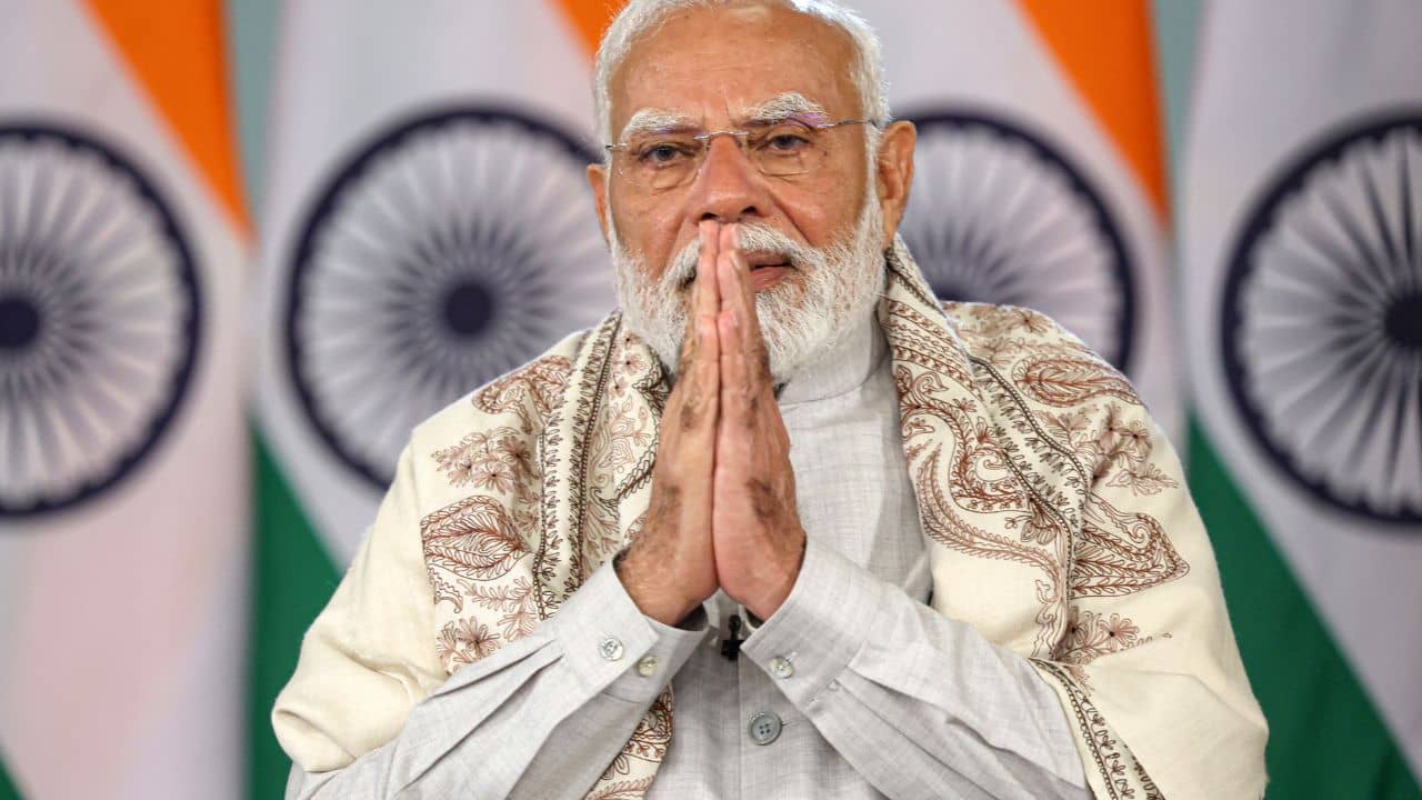 Delhi Election: সরকারি চাকরির জন্য পড়ছেন? মিলবে ১৫ হাজার টাকা! বড় প্রতিশ্রুতি বিজেপির