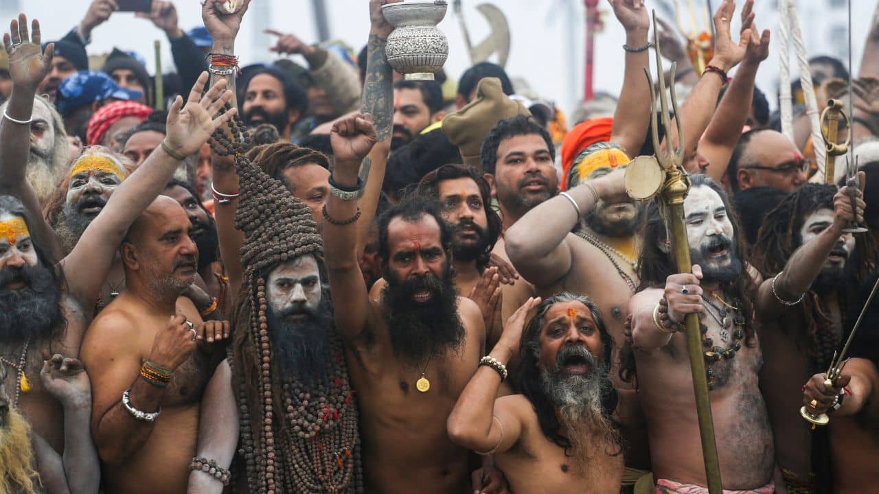 মহাকুম্ভে বিরল ঘটনা ঘটবে আজ! গঙ্গায় ১০৮টা ডুব, অন্ন-জল স্পর্শ করবে না ওরা,