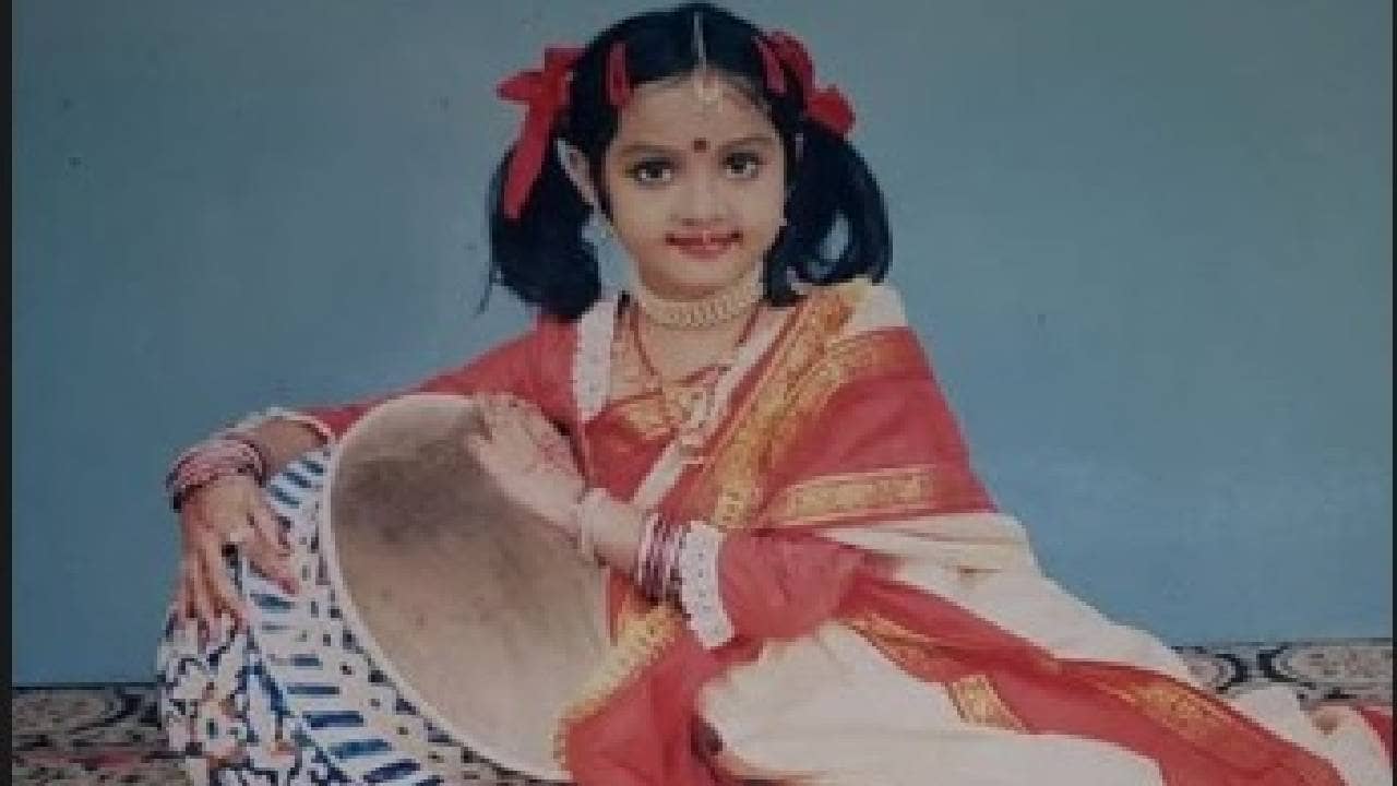 ডিভোর্স হয়েছে এক বছর আগে, বউয়ের সাজে টলিপাড়ার নায়িকাকে চিনতে পারছেন?