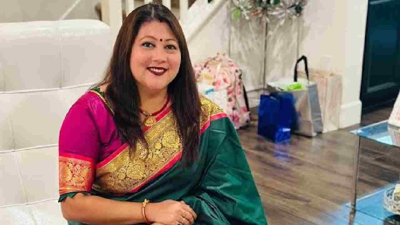 গৃহবধূ থেকে ইউটিউবার! 'প্রবাসে ঘরকন্না'র মহুয়ার মাসিক আয় কত? গৃহবধূ থেকে ইউটিউবার! 'প্রবাসে ঘরকন্না'র মহুয়ার মাসিক আয় কত?