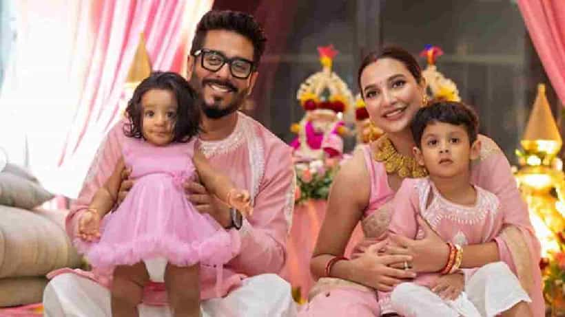 দুবাইয়ে রোম্যান্টিক হলিডে রাজ-শুভশ্রীর, বাড়িতে কী কাণ্ড করল ইউভান,ইয়ালিনি?