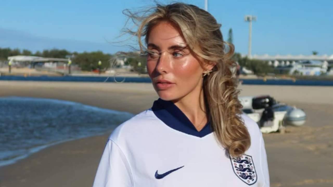 World Record: ১২ ঘণ্টায় ১০৫৭ জনের শয্যাসঙ্গী! ‘ওয়ার্ল্ড রেকর্ড’ করে ফেললেন ২৬ বছরের যুবতী