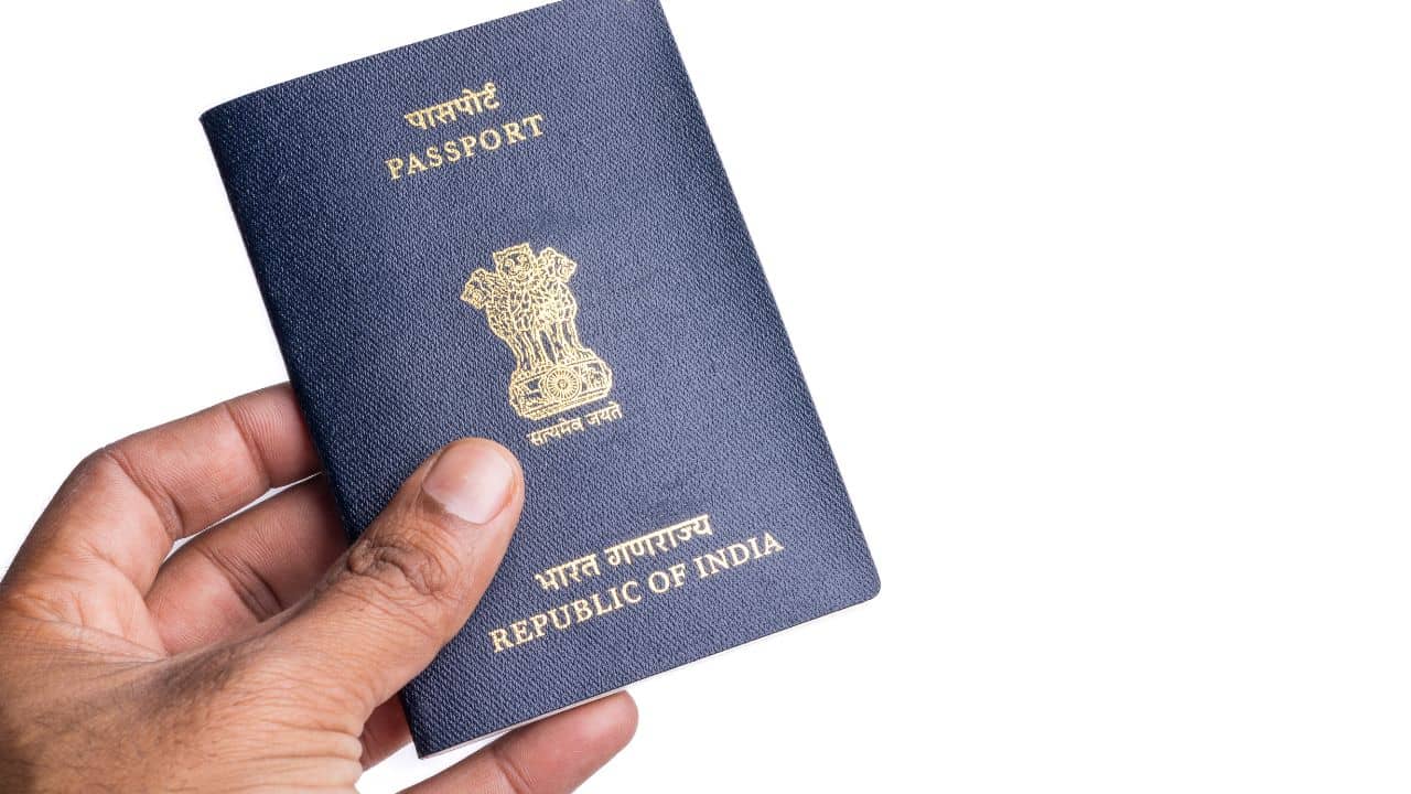 Passport case: পাসপোর্ট জালিয়াতিতে কি সর্ষের মধ্যে ভূত? নজরে কলকাতা পুলিশের ৪ কর্মী