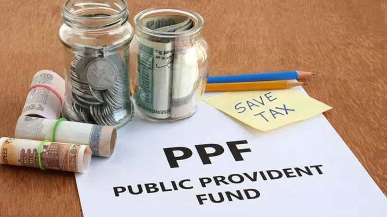 Public Provident Fund: PPF-এ কোন ফর্মুলা মেনে হতে পারেন কোটিপতি? জেনে নিন... Public Provident Fund: PPF-এ কোন ফর্মুলা মেনে হতে পারেন কোটিপতি? জেনে নিন...