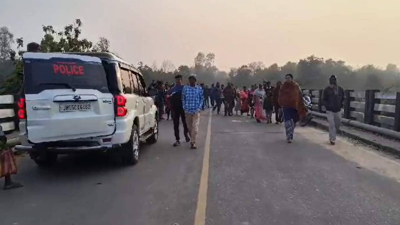 Purulia: নদীতে ওটা কী? পুলিশ এসে ডাঙায় তুলতেই থ এলাকার বাসিন্দারা