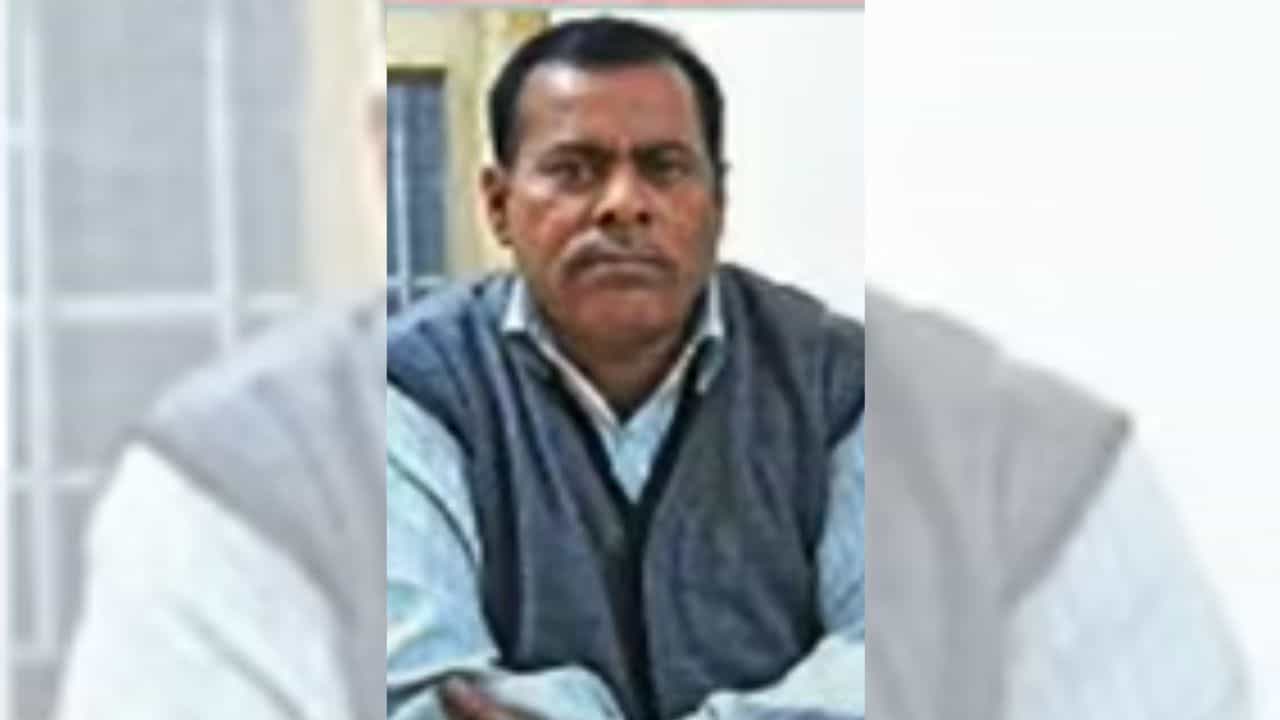 RG Kar Verdict News: 'ঠিক কী ঘটলে তাকে বিরল থেকে বিরলতম বলবেন বিচারক?', সঞ্জয়ের শাস্তিতে অসন্তুষ্ট নির্ভয়ার বাবা RG Kar Verdict News: 'ঠিক কী ঘটলে তাকে বিরল থেকে বিরলতম বলবেন বিচারক?', সঞ্জয়ের শাস্তিতে অসন্তুষ্ট নির্ভয়ার বাবা