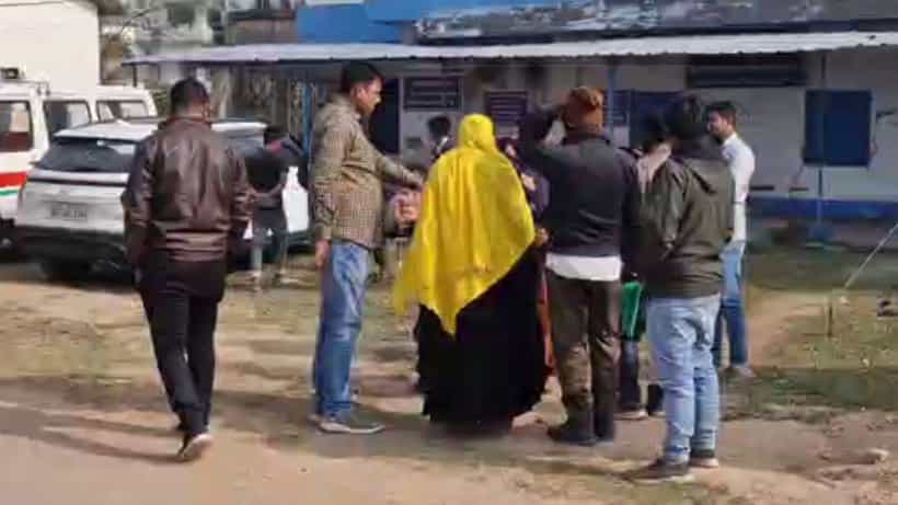 Raiganj: মেয়েটার বয়স ২০, বাজার যাবে বলে বেরিয়ে এভাবে তাঁকে দেখতে হবে! কল্পনাও করেনি পরিবার