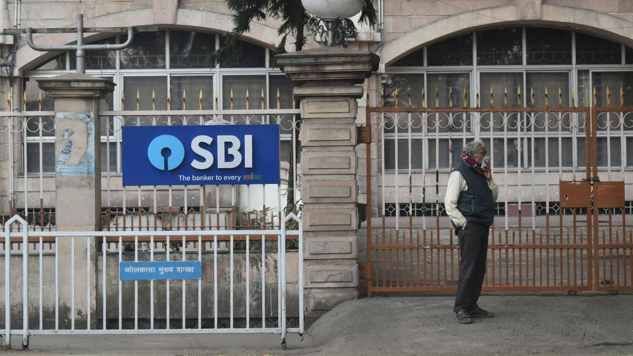 Bank Strike: সপ্তাহে দুদিন ছুটির দাবিতে ধর্মঘট! ফেব্রুয়ারিতে এই এই দিন বন্ধ থাকতে পারে ব্যাঙ্ক