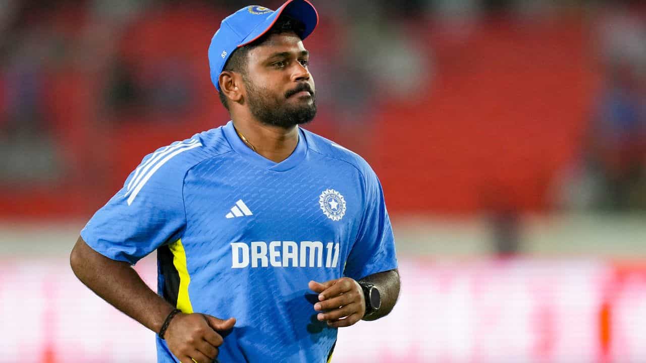 Sanju Samson: KCA-র ভুলে চ্যাম্পিয়ন্স ট্রফির টিকিট অধরাই থাকবে সঞ্জু স্যামসনের? Sanju Samson: KCA-র ভুলে চ্যাম্পিয়ন্স ট্রফির টিকিট অধরাই থাকবে সঞ্জু স্যামসনের?