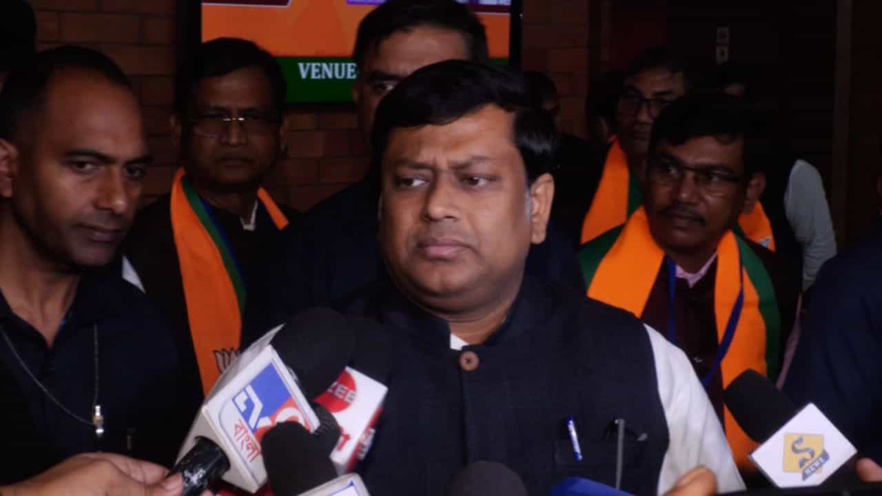 BJP: ২৬-এর আগে কোমর বেঁধে ময়দানে BJP, জোর দেওয়া হচ্ছে পুরনো কর্মীদের উপর BJP: ২৬-এর আগে কোমর বেঁধে ময়দানে BJP, জোর দেওয়া হচ্ছে পুরনো কর্মীদের উপর