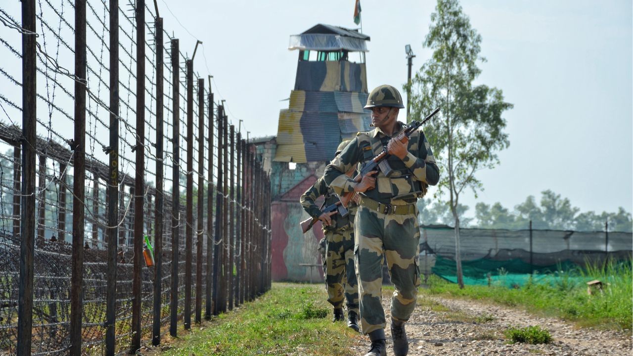 India-Pakistan: প্রেমের টানে সীমান্ত পার, পাকিস্তানে পৌঁছতেই প্রেমিকা বললেন…