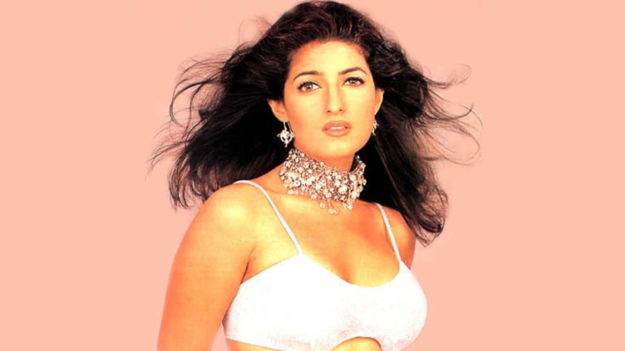 টুইঙ্কেলকে উলঙ্গ করে..., মেয়েকে কোন চরম শাস্তি দিয়েছিলেন ডিম্পল