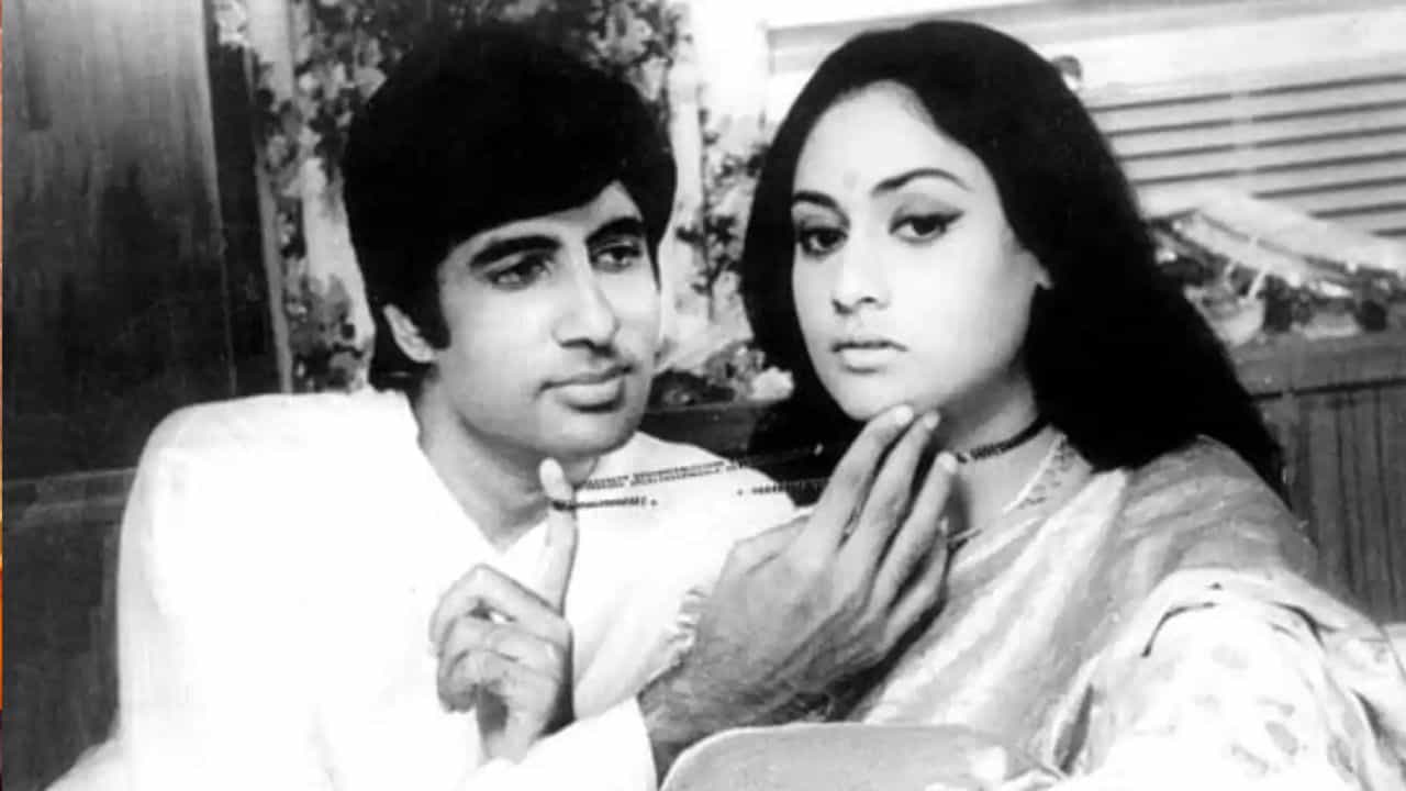 চোখের সামনে রেখা-অমিতাভকে এ কোন অবস্থায় দেখেন জয়া, থামেনি সেদিন চোখের জল চোখের সামনে রেখা-অমিতাভকে এ কোন অবস্থায় দেখেন জয়া, থামেনি সেদিন চোখের জল