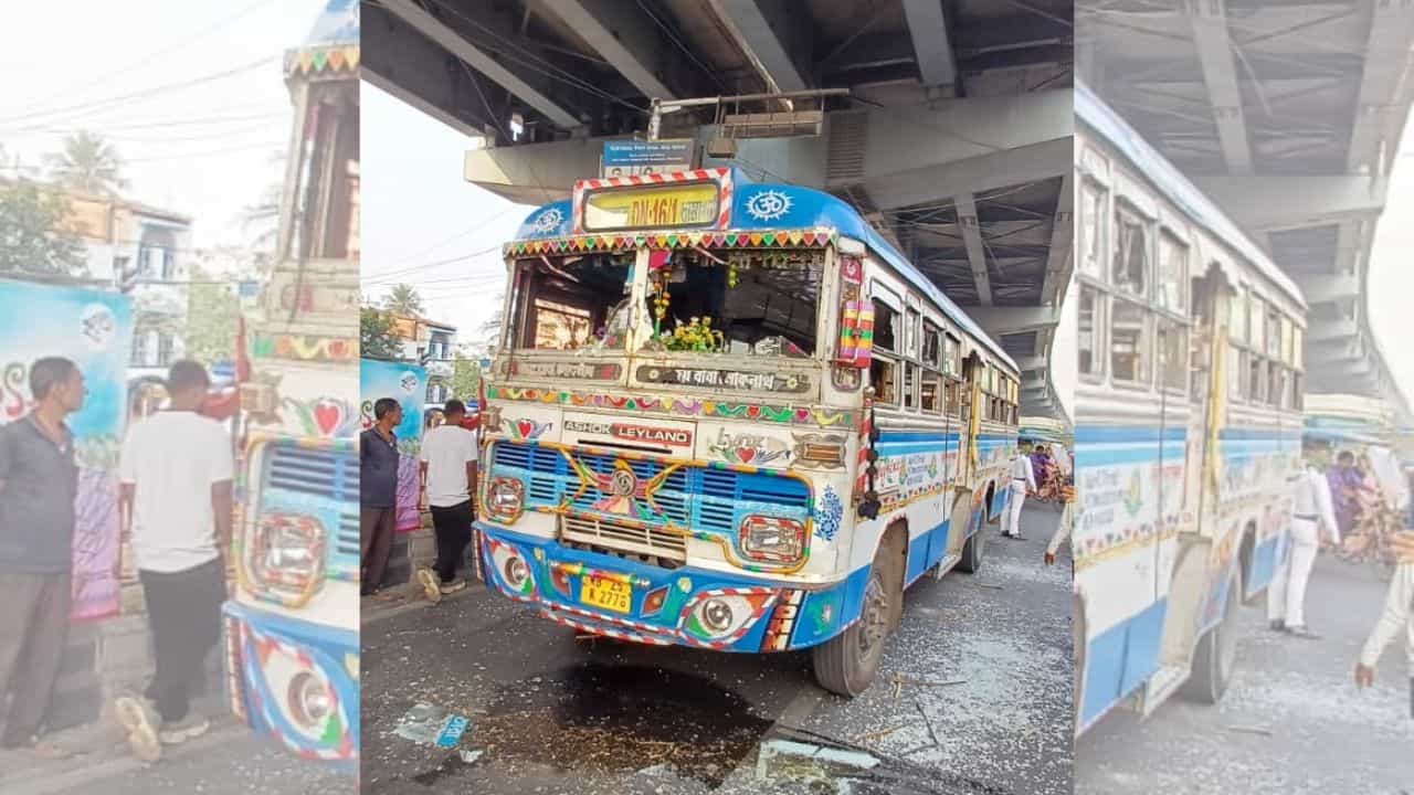Baguiati Accident: বাগুইআটিতে অ্যাপ বাইকে ধাক্কা DN 16 রুটের বাসের, ছিটকে পড়ে মৃত্যু চালকের Baguiati Accident: বাগুইআটিতে অ্যাপ বাইকে ধাক্কা DN 16 রুটের বাসের, ছিটকে পড়ে মৃত্যু চালকের