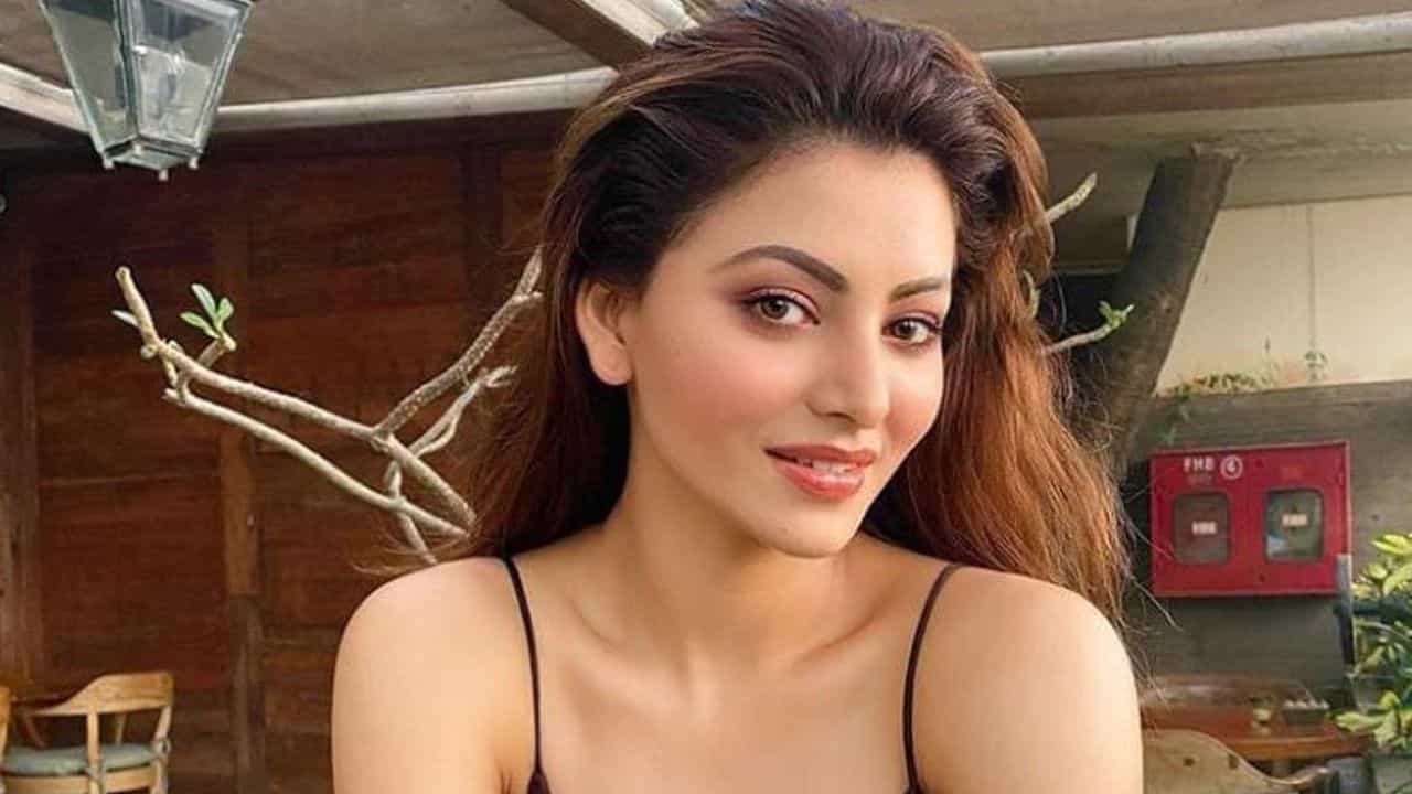 ইচ্ছে করেই স্নানের ভিডিও শেয়ার উর্বশীর! ফাঁস নেপথ্যের কারণ ইচ্ছে করেই স্নানের ভিডিও শেয়ার উর্বশীর! ফাঁস নেপথ্যের কারণ