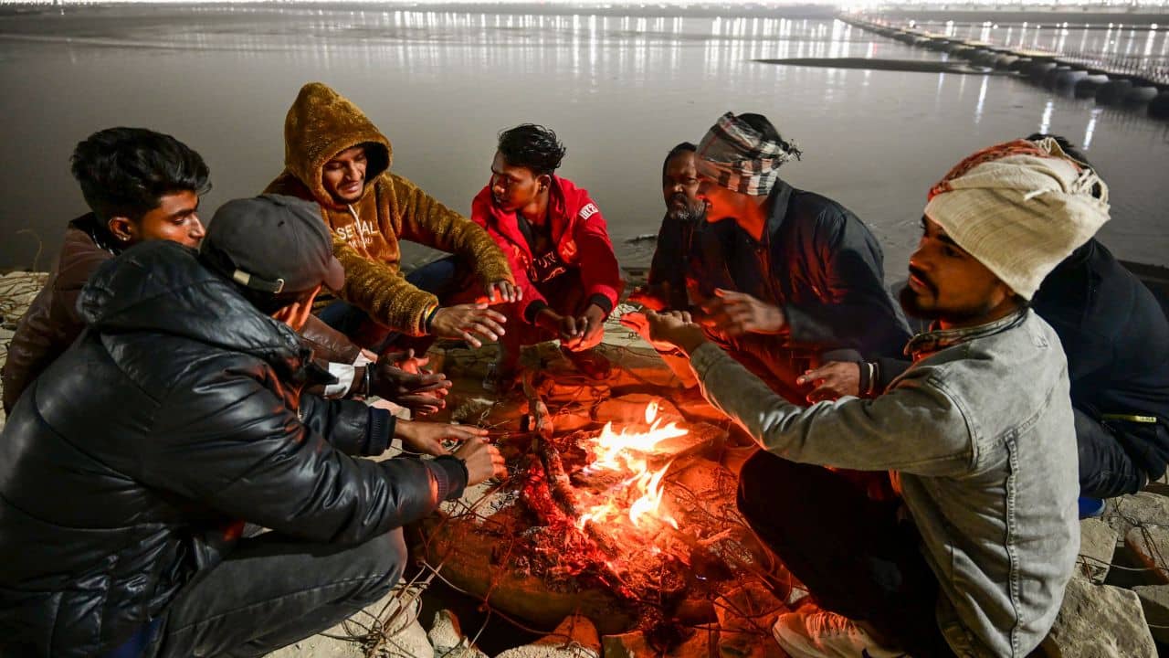 Winter Update: রাতারাতি সাড়ে ৩ ডিগ্রির পারা পতন, সাধারণতন্ত্র দিবসে সংবিধান মানছে শীত