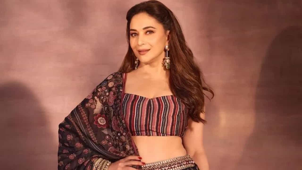কোন রাজ পরিবারের বউ হওয়ার কথা ছিল মাধুরীর? জানলে অবাক হবেন... কোন রাজ পরিবারের বউ হওয়ার কথা ছিল মাধুরীর? জানলে অবাক হবেন...