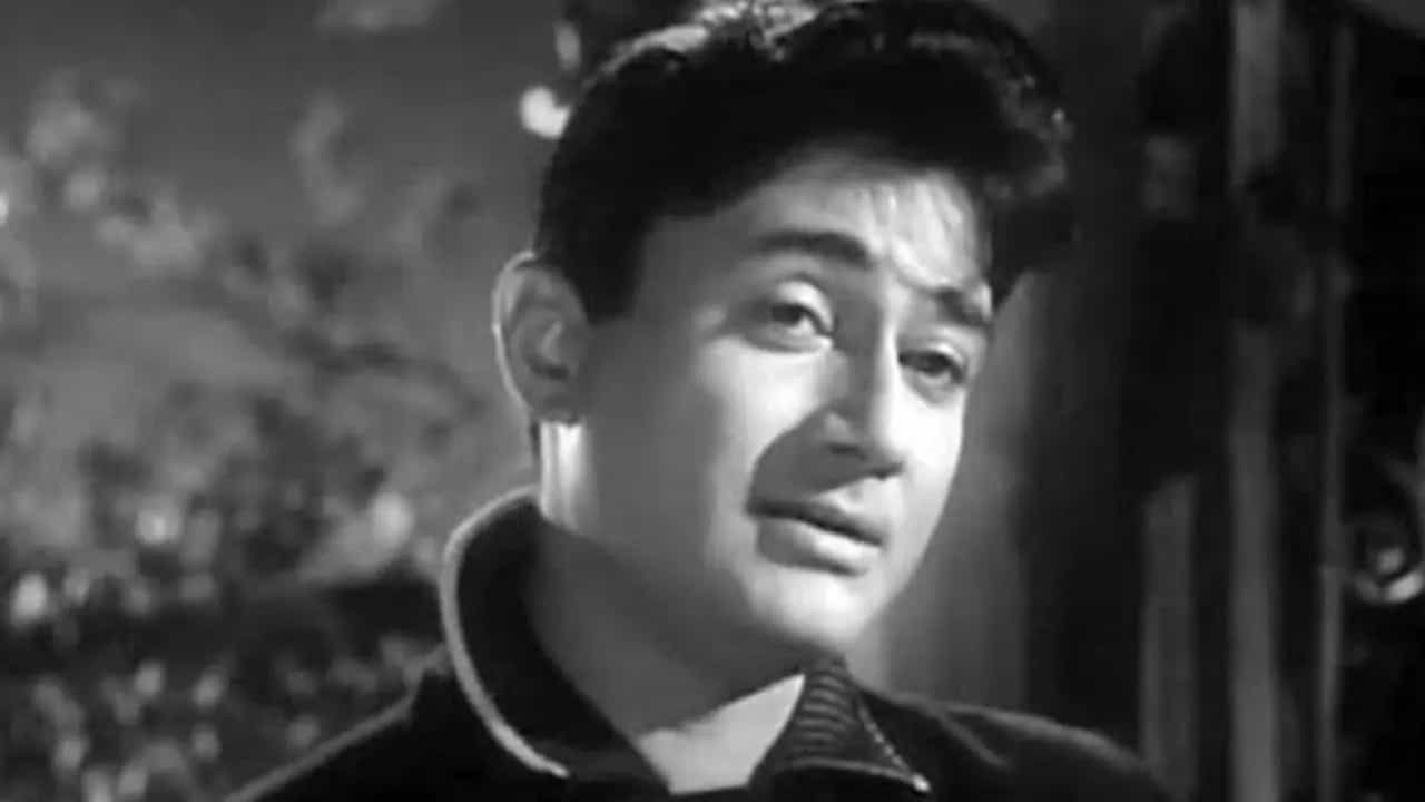 কালো কোর্টই মৃত্যুর কারণ, রাতারাতি ব্যান দেব আনন্দের পোশাক কালো কোর্টই মৃত্যুর কারণ, রাতারাতি ব্যান দেব আনন্দের পোশাক