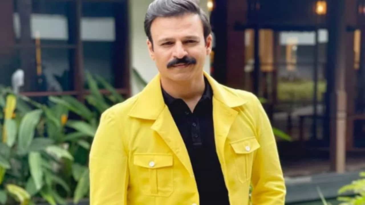 অন্য নারীর সঙ্গে সম্পর্ক! ছেলের প্রশ্নের মুখে পড়ে বিপাকে বিবেক অন্য নারীর সঙ্গে সম্পর্ক! ছেলের প্রশ্নের মুখে পড়ে বিপাকে বিবেক