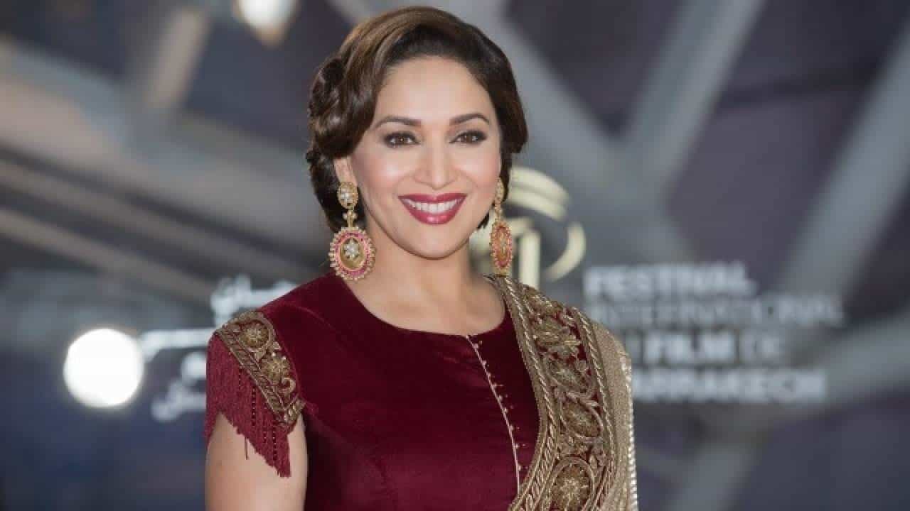 দামি উপহার, বছর শুরুতে মাধুরীকে খুশি করতে ৬ কোটি খরচ করলেন কে? দামি উপহার, বছর শুরুতে মাধুরীকে খুশি করতে ৬ কোটি খরচ করলেন কে?